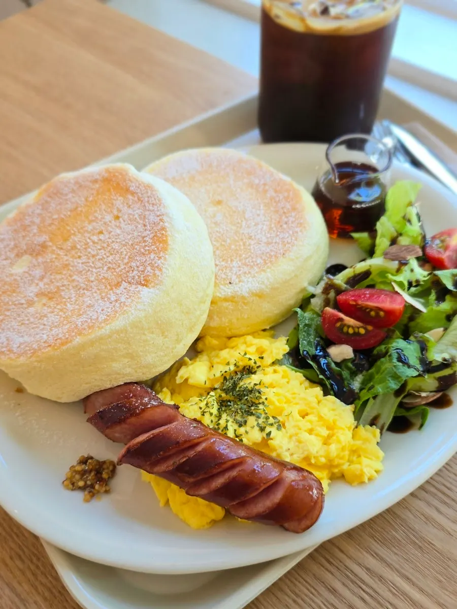 Coffee and brunch enjoyed at Petrico