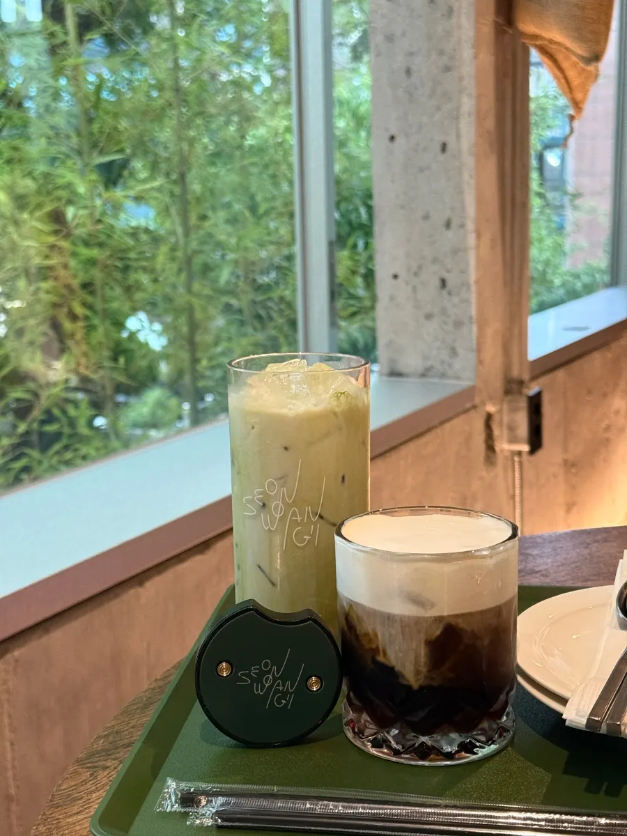 Seowon Angil's Einspänner topped with cream