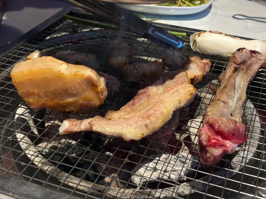 고기가 들어간 한돈세트 포함 된장찌개