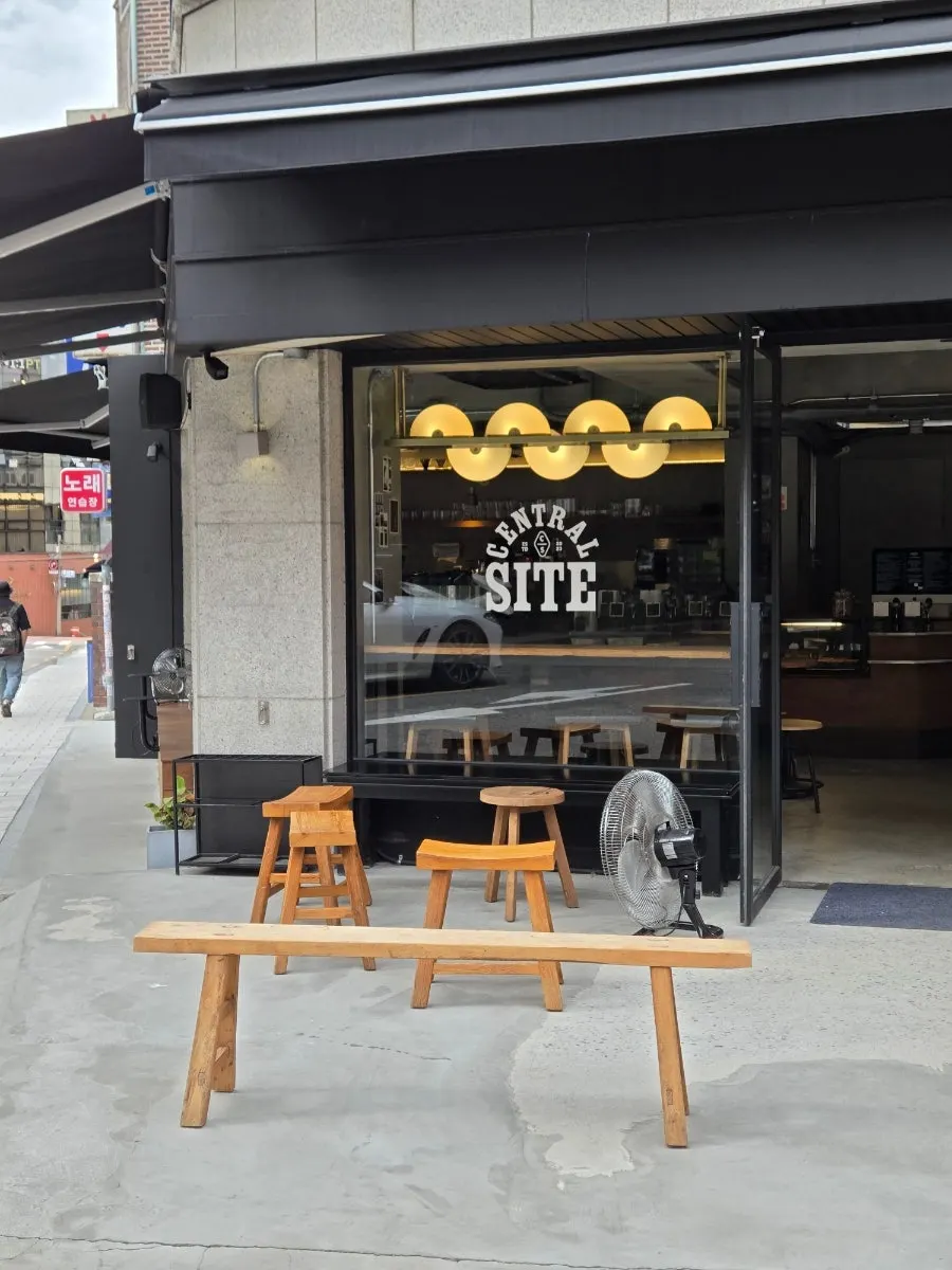 View near the entrance of Central Site Hapjeong