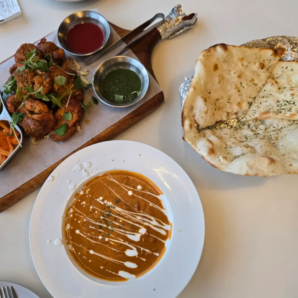 Receipt review event with a free naan