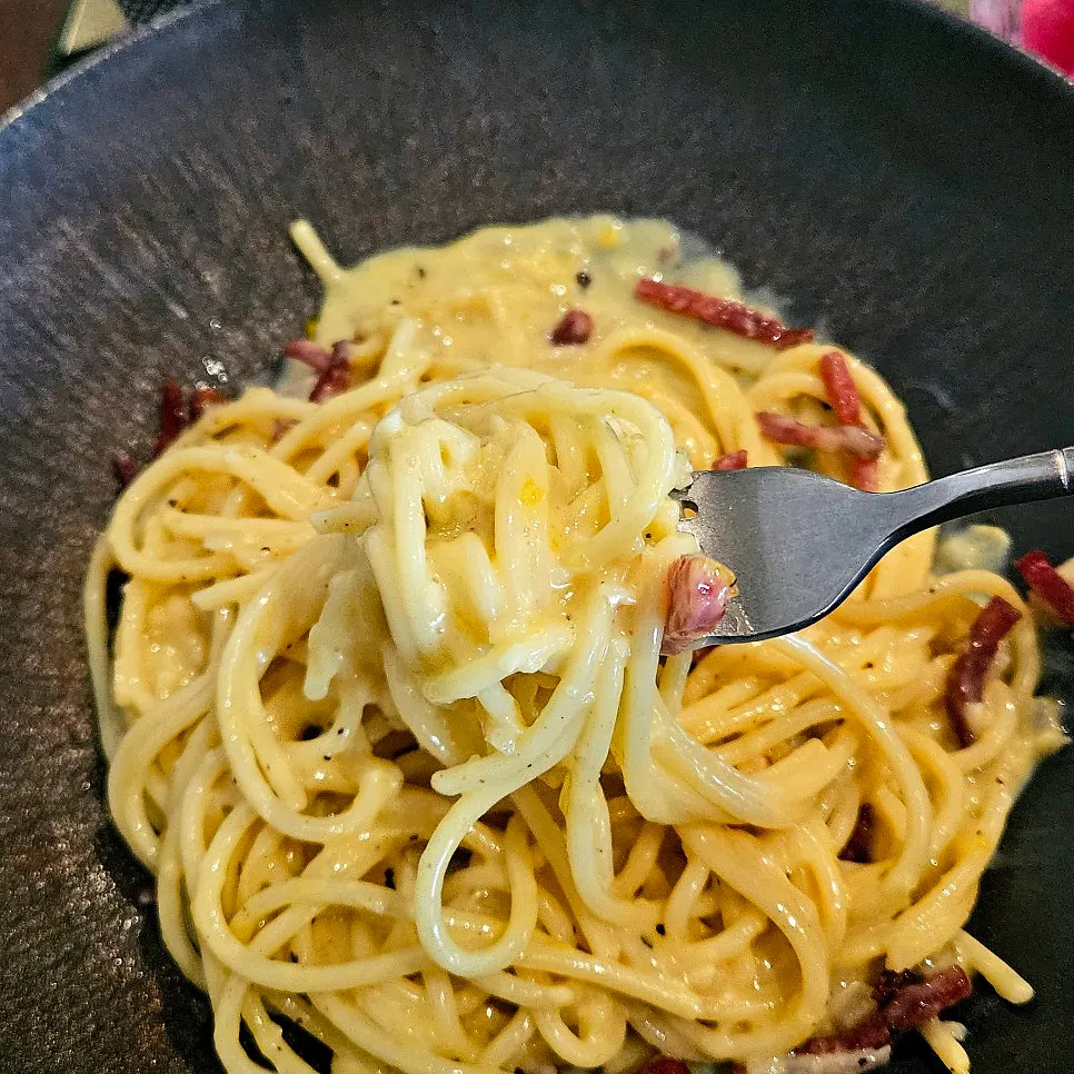 Pasta with a rich egg-and-cheese aroma