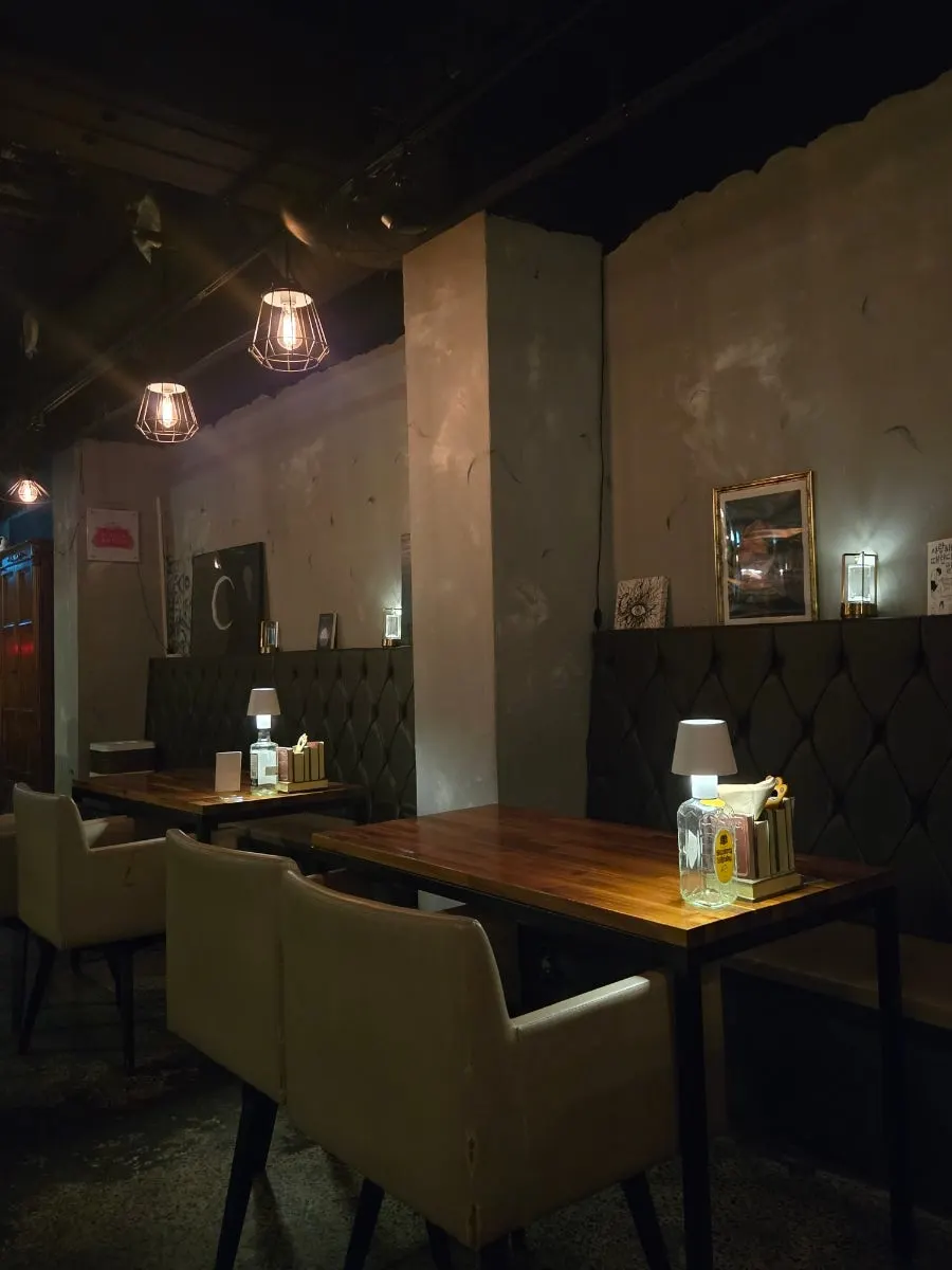 Plush fabric sofa seating at Gipeun Sup