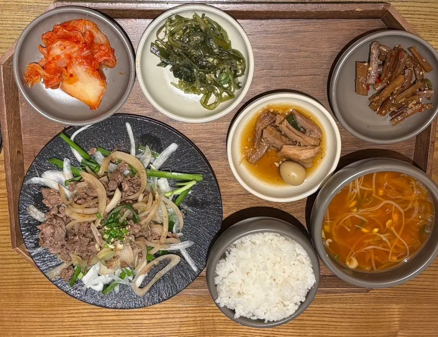 더기와 합정점 소불고기 정식 상차림