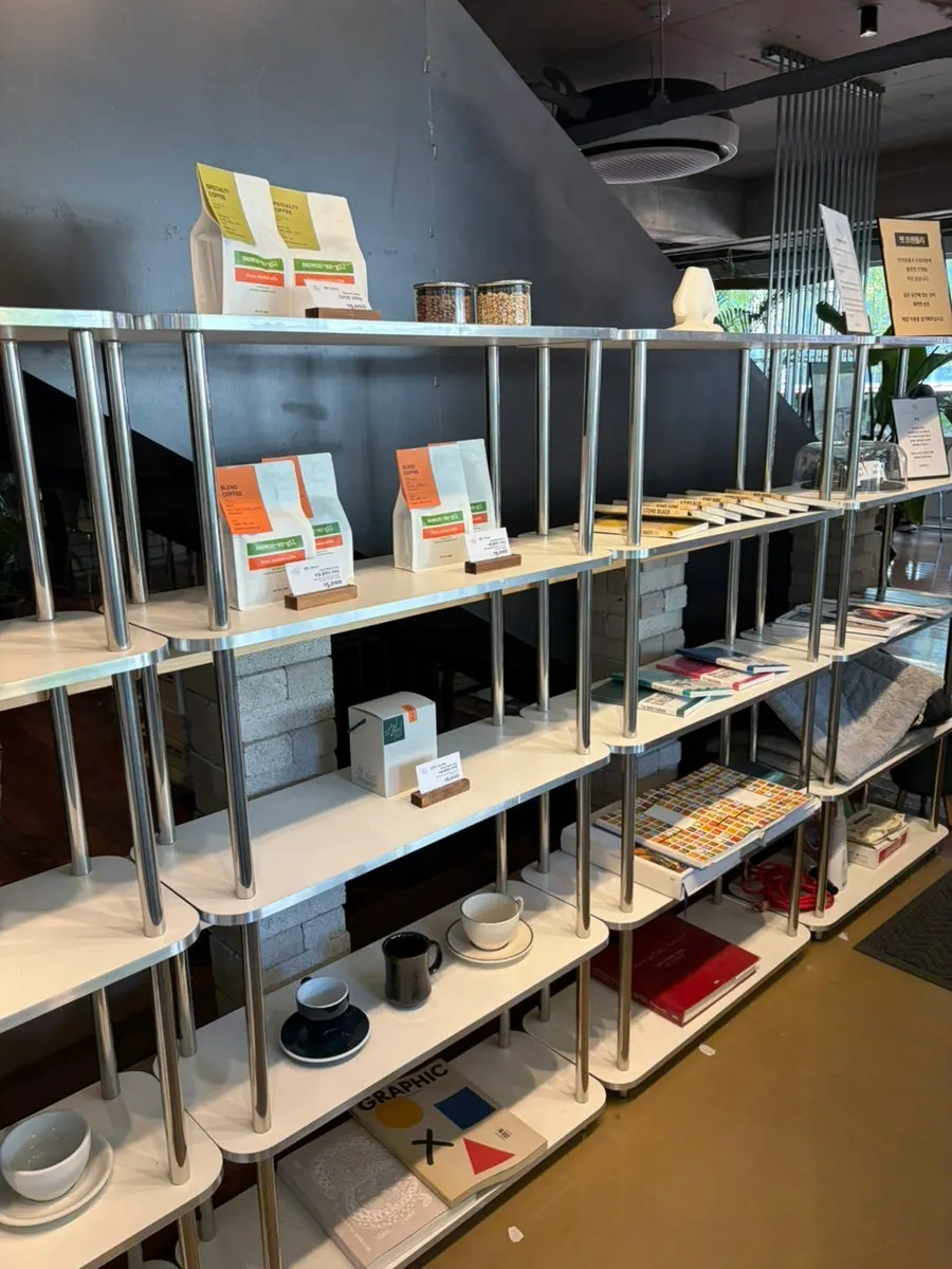 Interior of the first floor at Seowon Angil Hapjeong