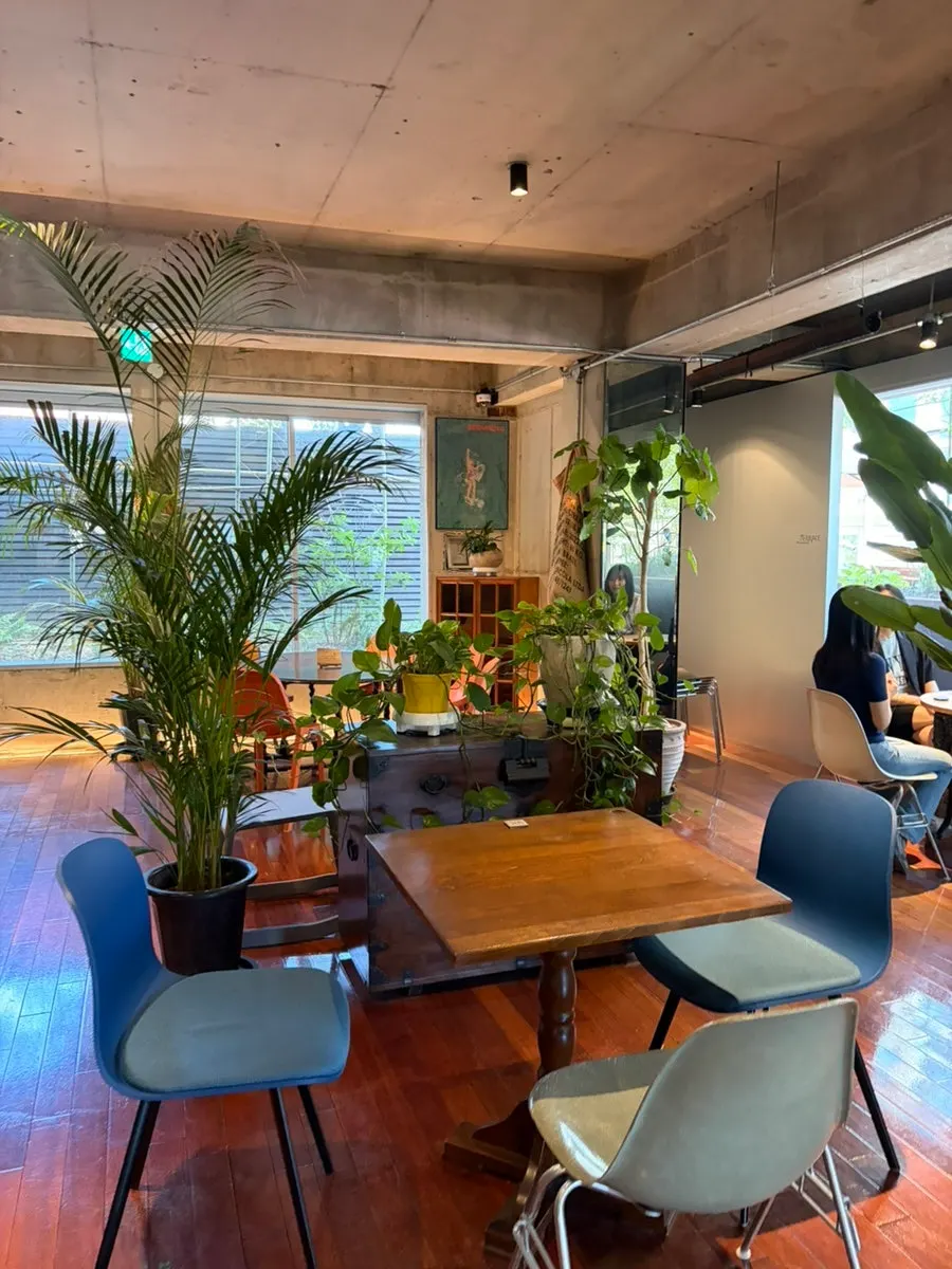 Second floor seating at Seowon Angil Hapjeong
