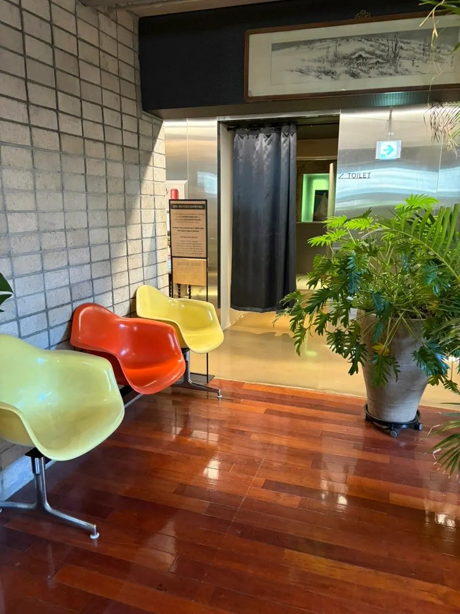 Spacious interior at Seowon Angil Hapjeong