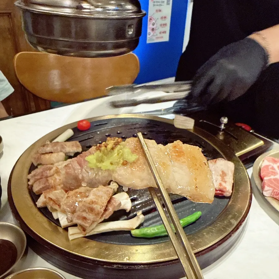 Table setting at Geumseong Hoegwan, a Hapjeong BBQ restaurant