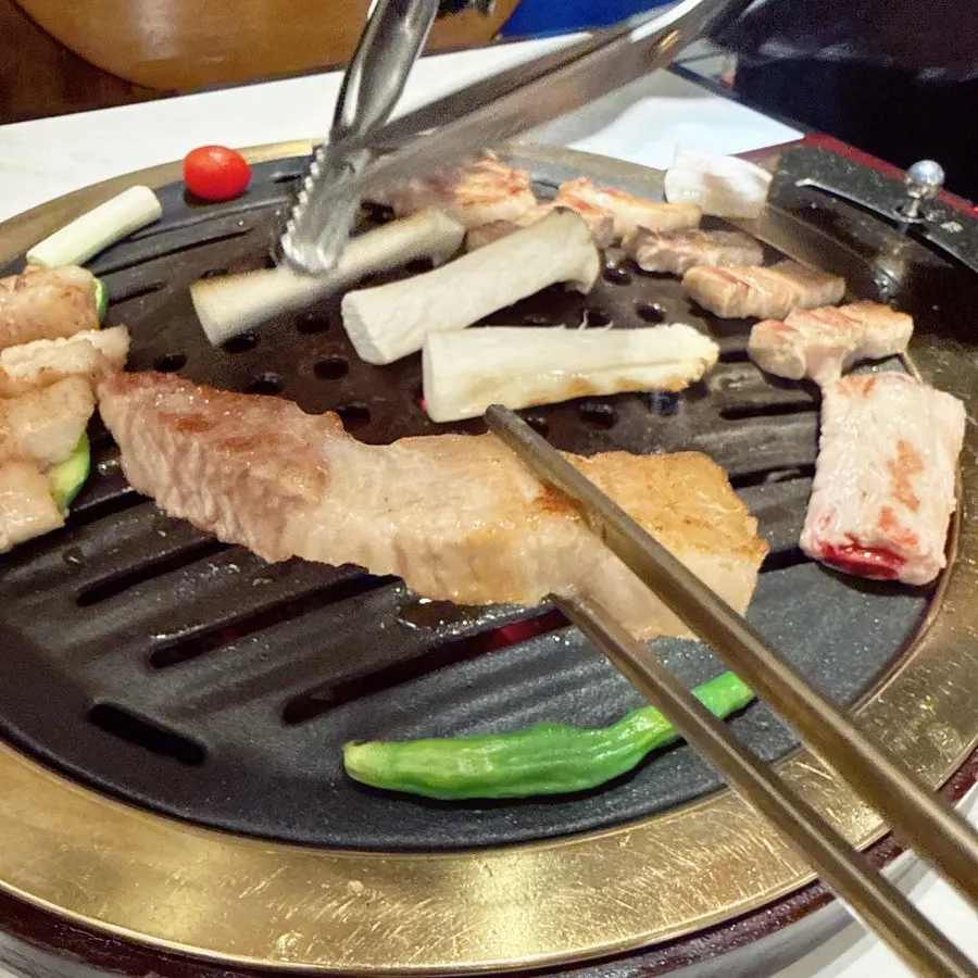 Side dishes served with the Dwaeji Hangeun Set