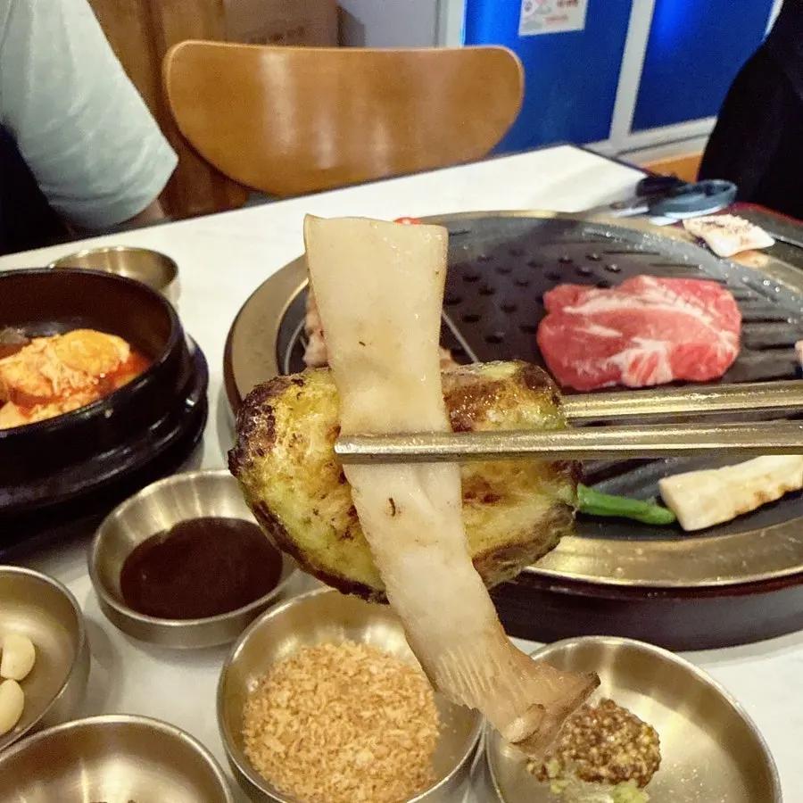 Samgyeopsal sliced into bite-sized pieces