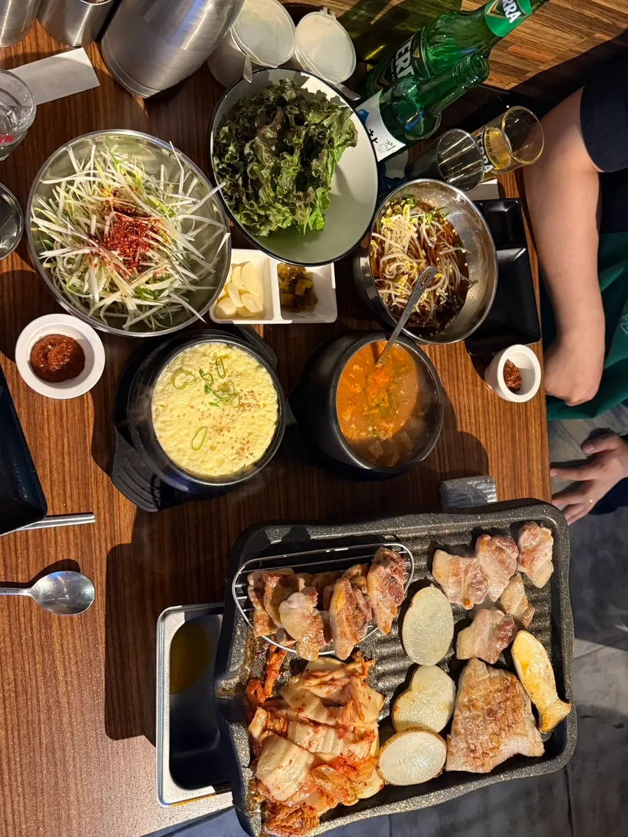 육즙이 살아있는 구운 삼겹살 클로즈업