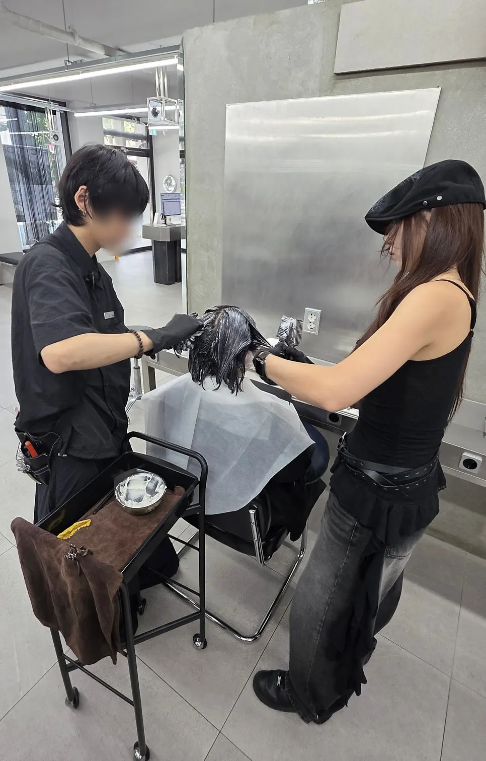 Applying the gray-coverage dye