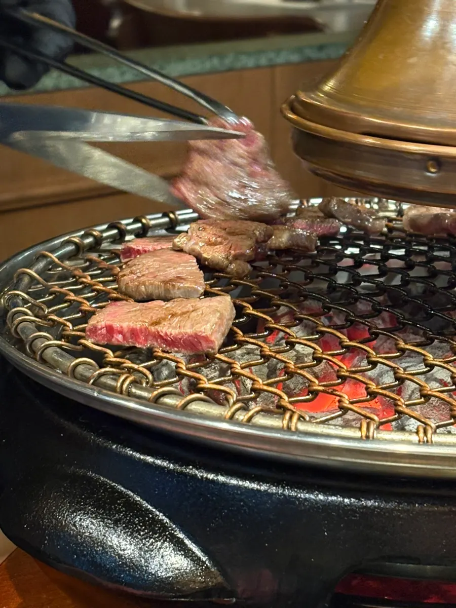 소금을 곁들인 구운 살치살