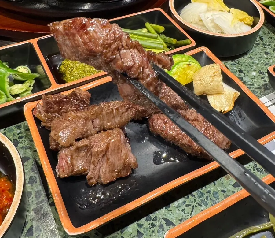 Grilled sirloin served with salt