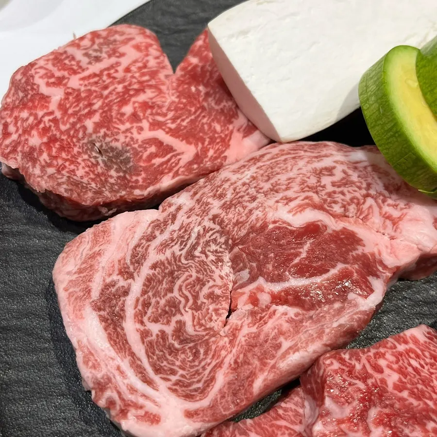 Four cuts arranged: deckle, sirloin, sae-usal, skirt