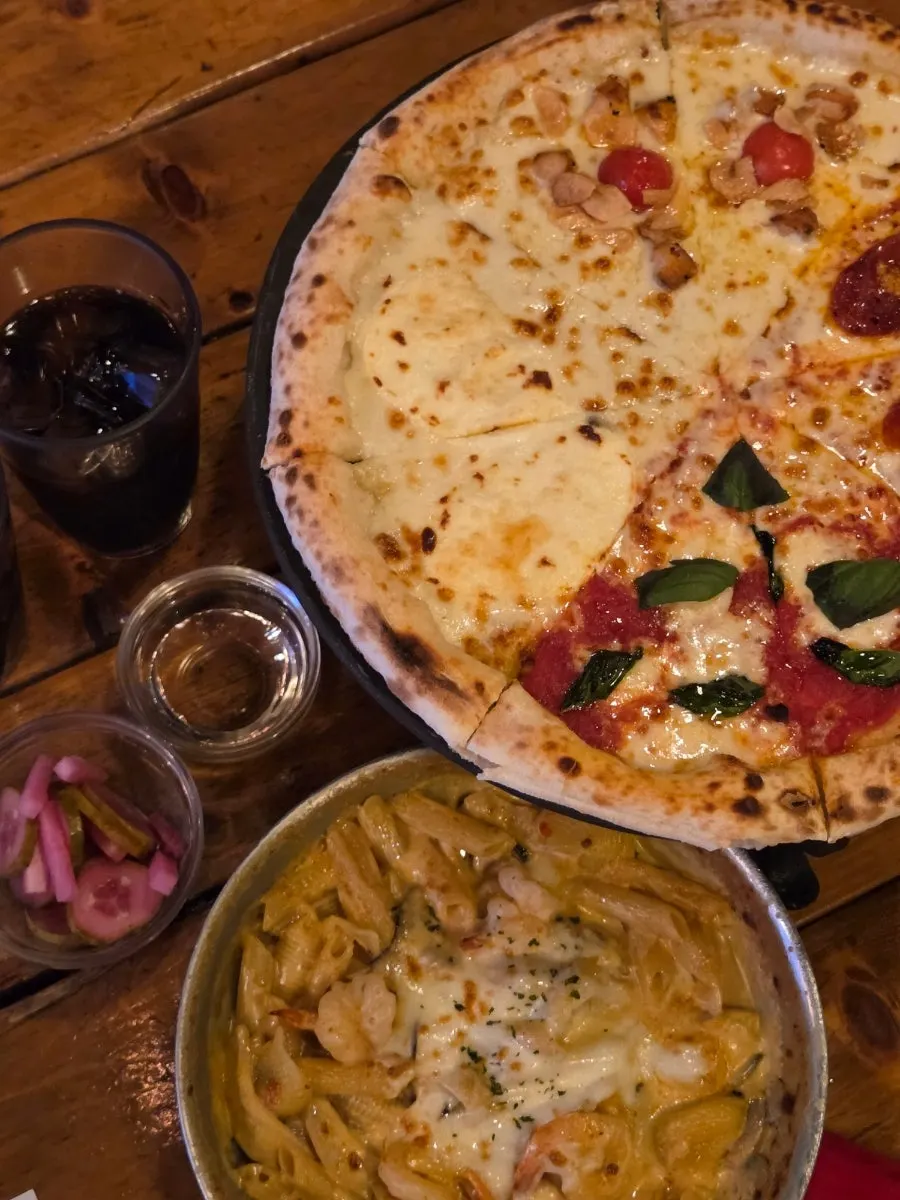 Table set with a pizza plate