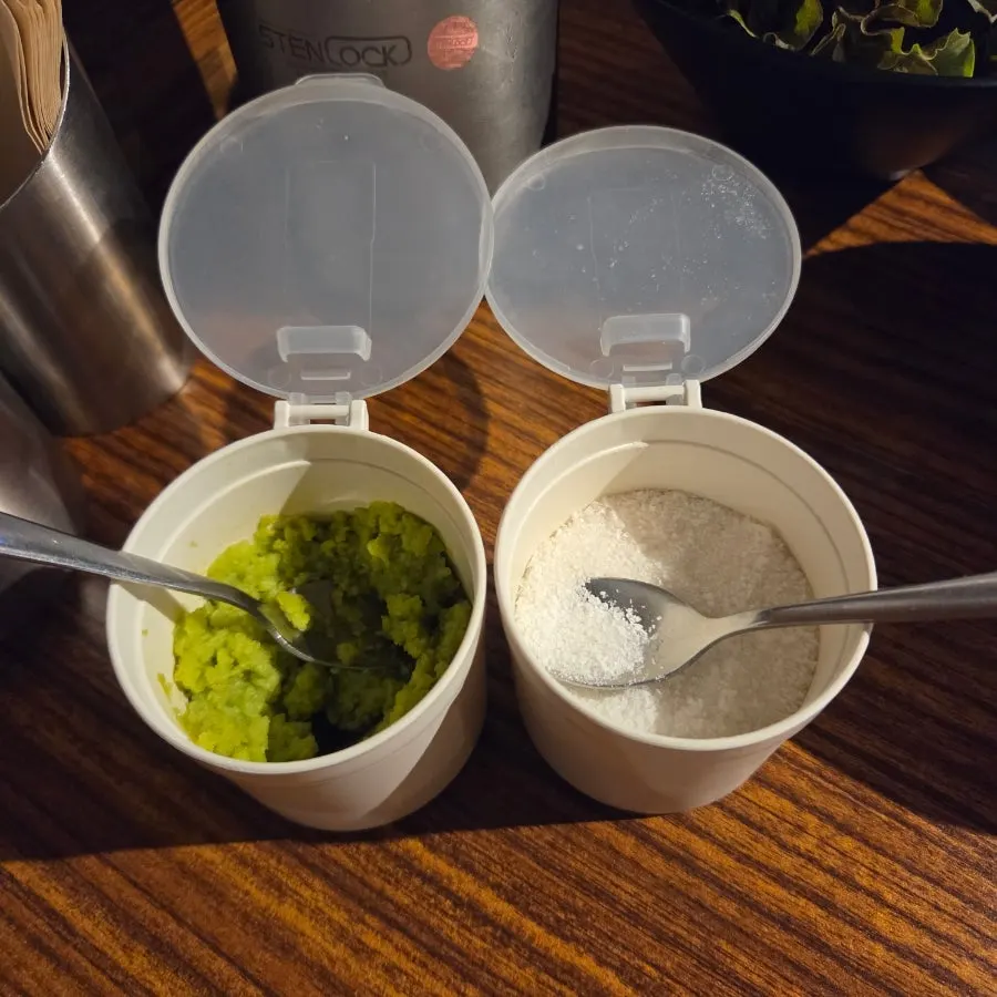 Instructions for enjoying the meat with wasabi and salt