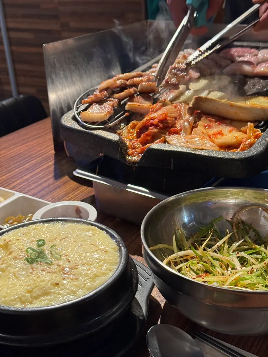 합정역 이쪽 김치삼겹살 방문 첫 사진