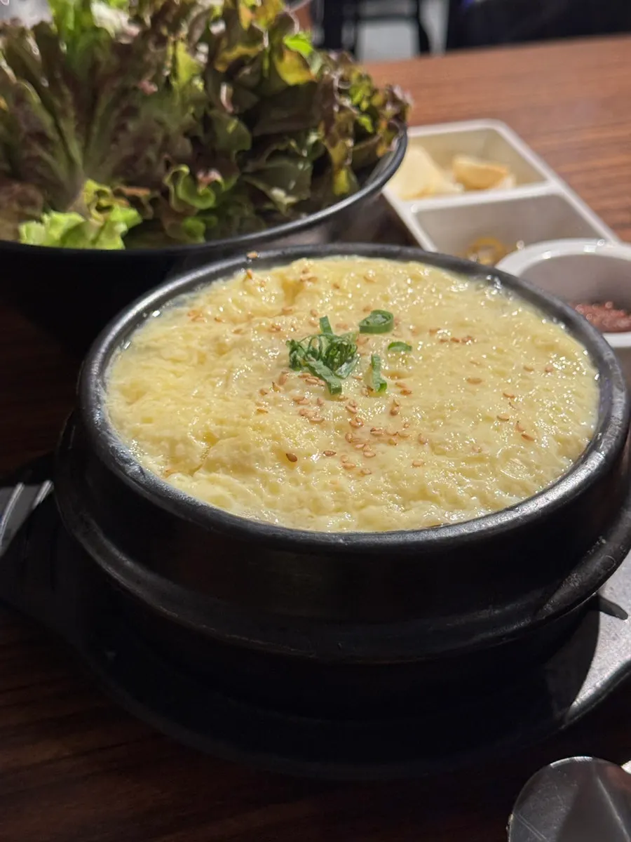 세트에 포함된 된장찌개와 계란찜