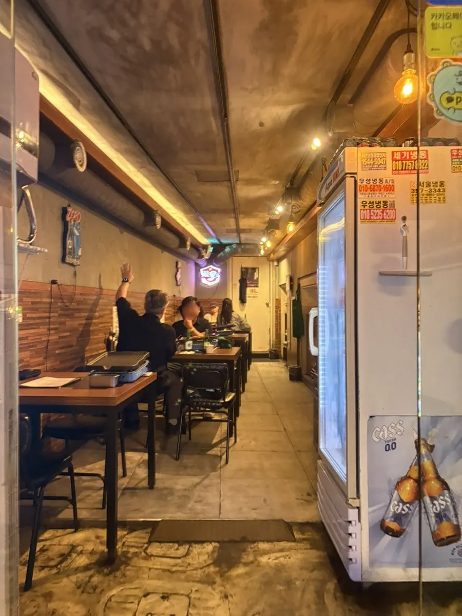 Seating area inside Ijjok Kimchi Samgyeopsal