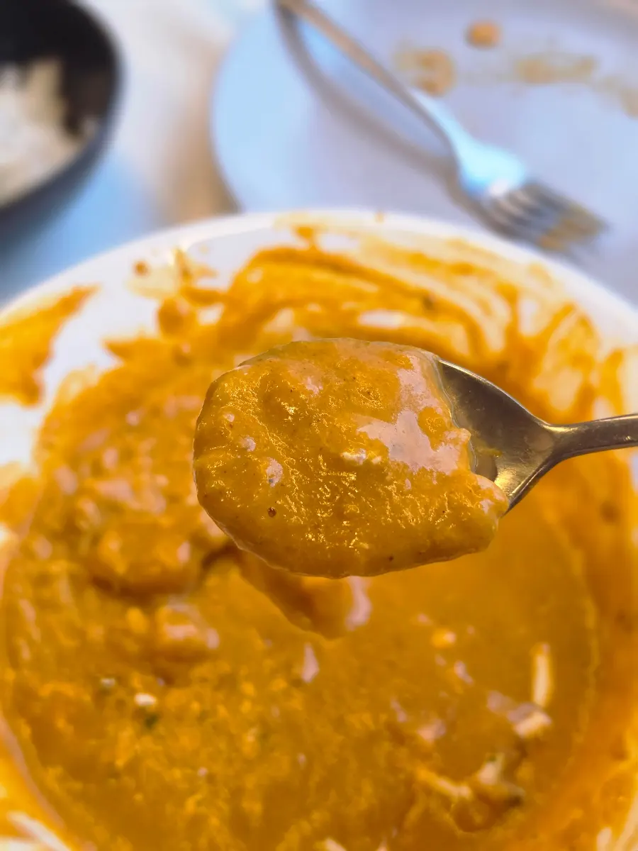 Close-up of the creamy chicken makhani curry
