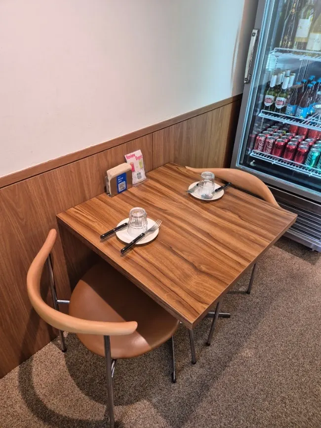 리이크 차분한 내부 분위기