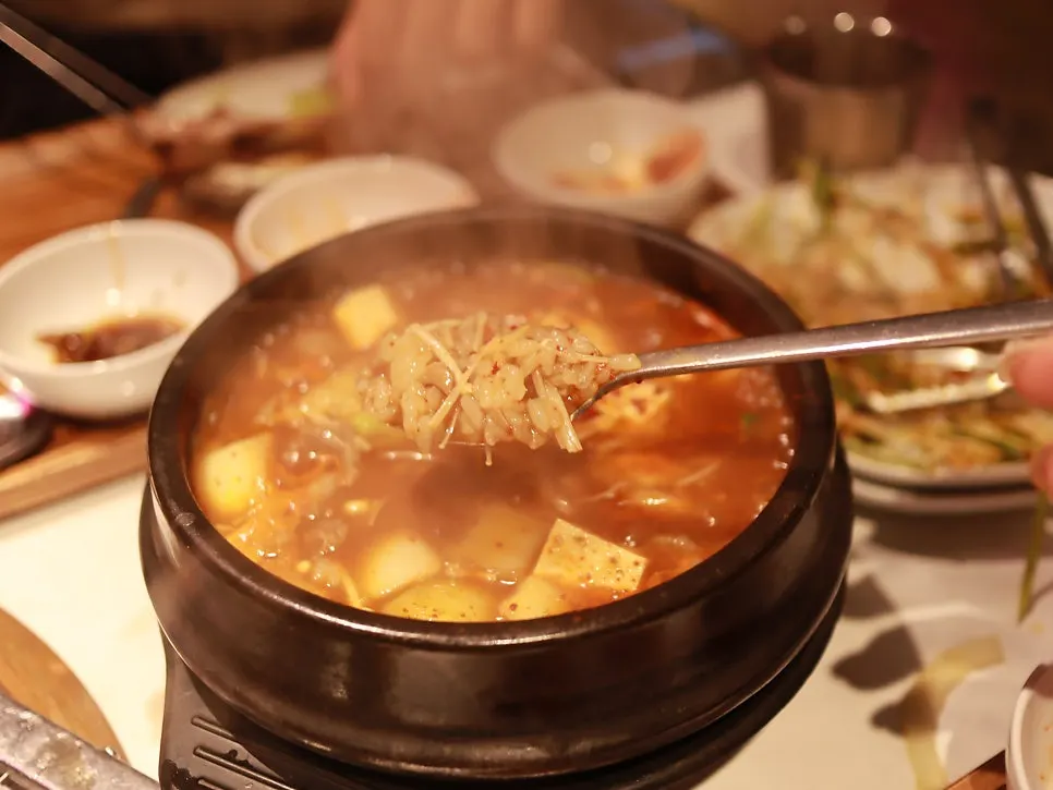 Hanwoo doenjang sulbap served alongside the grilled meat