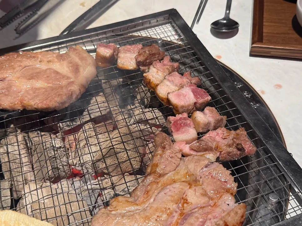 계란 노른자 올린 한우 육회
