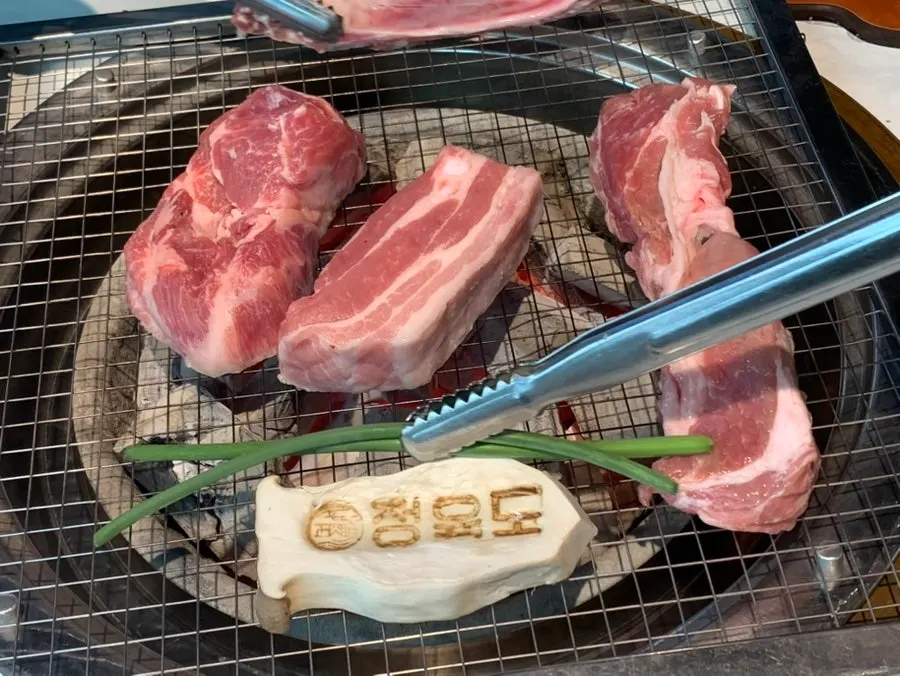 Exterior of Jeongyukdo, a Korean BBQ restaurant near Hapjeong Station