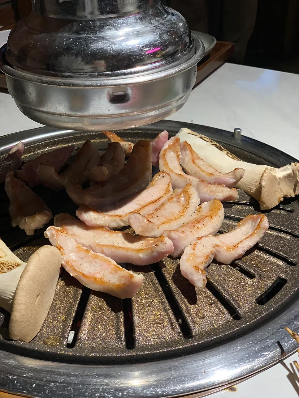 노릇하게 구워지는 정육도 항정살