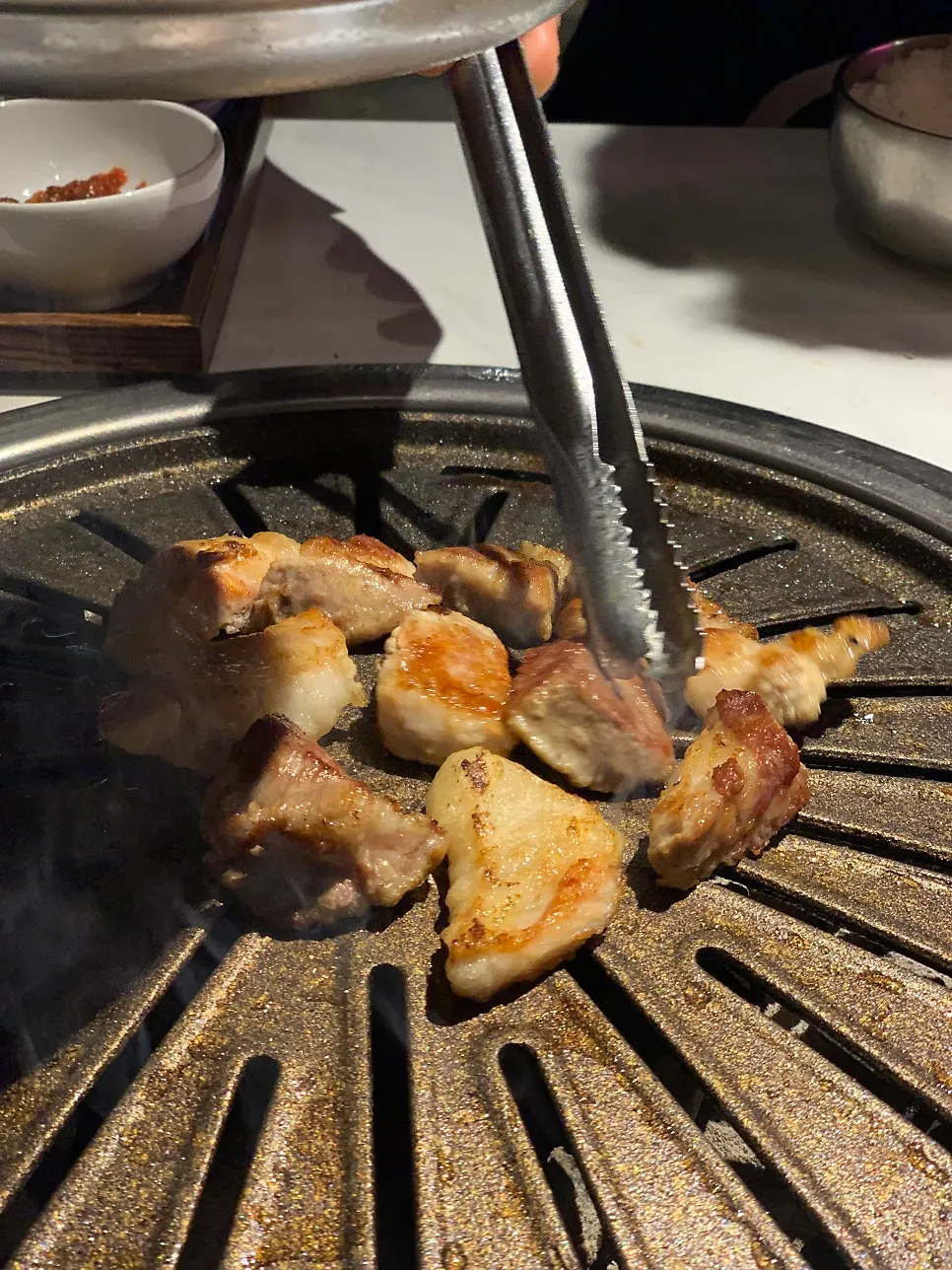 잘 구워진 정육도 돼지생갈비