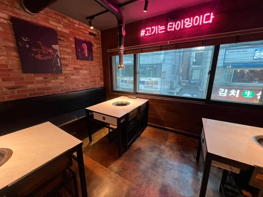날씨 좋은 저녁 인기 많은 야장 좌석