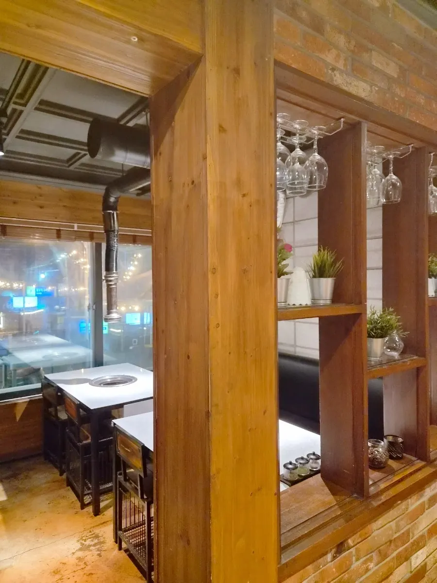 Seating on the 2nd floor of Jeongyukdo