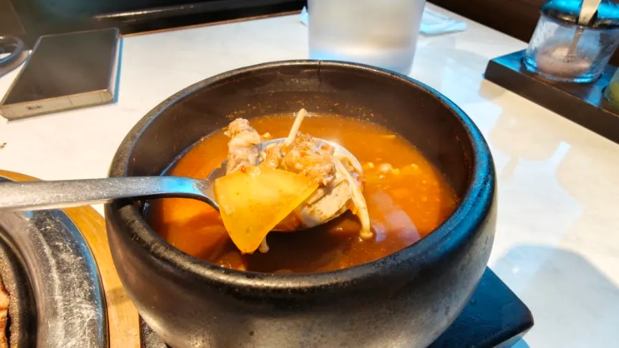 고기와 함께 나온 한우 된장찌개