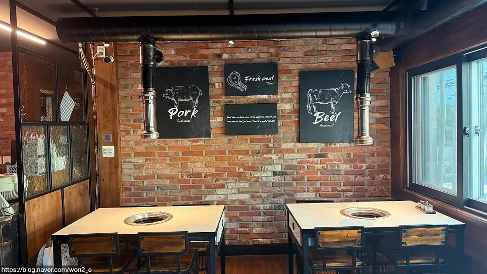 A private room table setup at Jeongyukdo