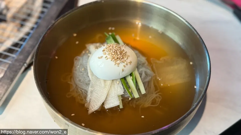 A bowl of mul naengmyeon at Jeongyukdo