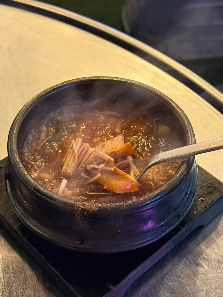 한우된장찌개와 공기밥 마무리 상차림