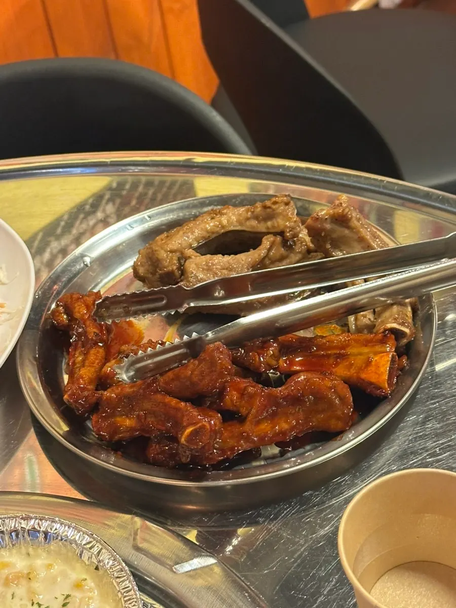 Spicy marinated jjokgalbi coated in red sauce