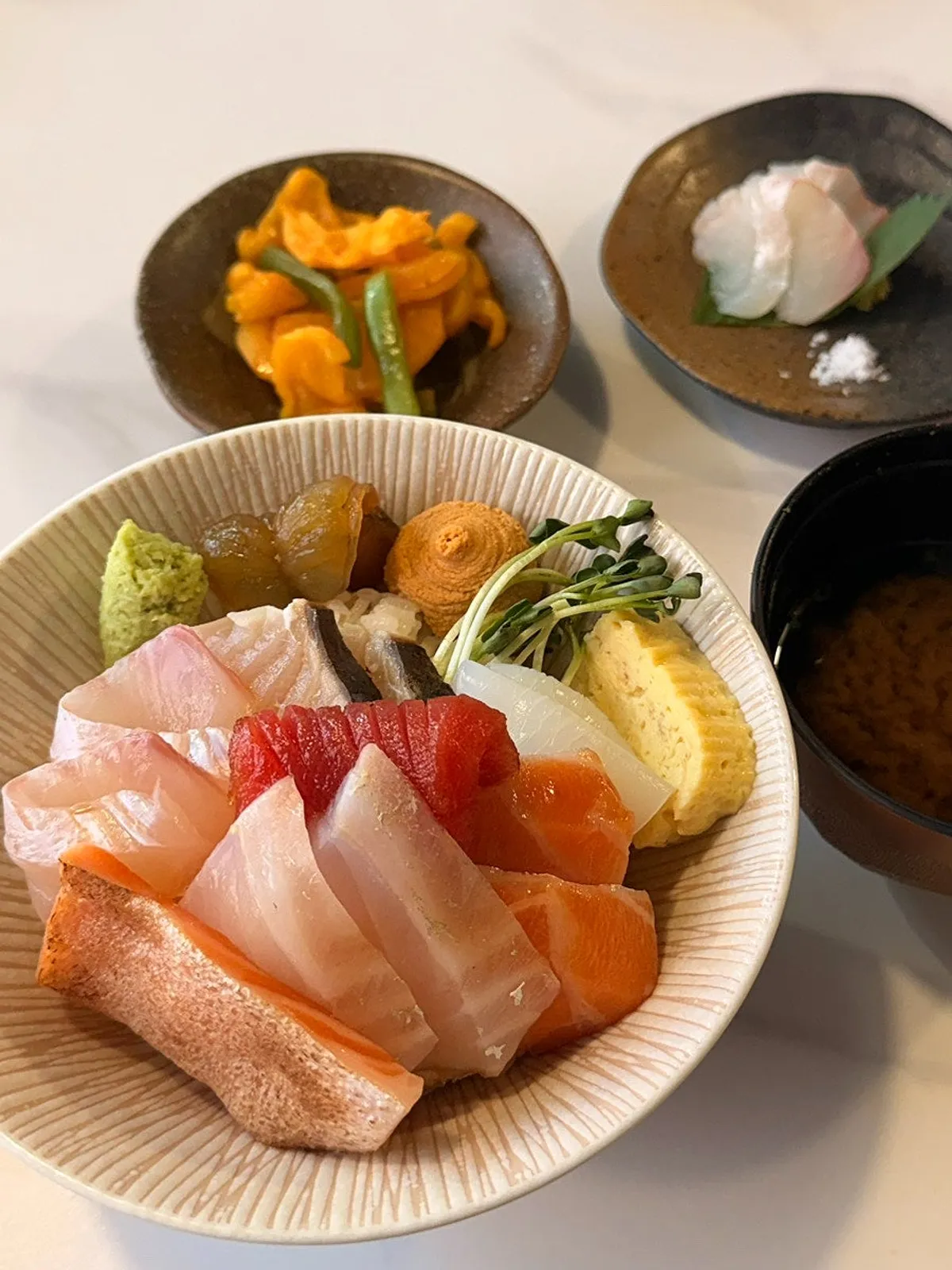 Makise kaisendon meal