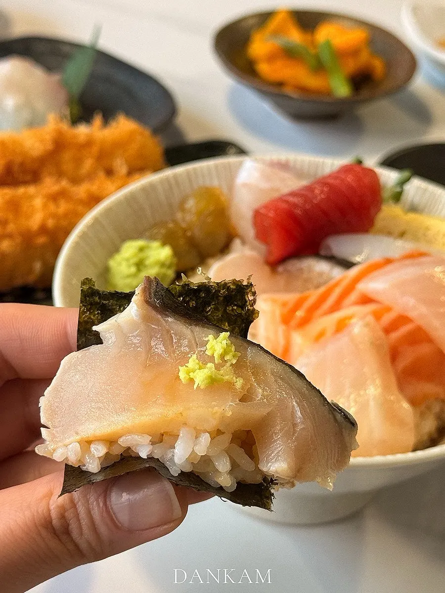 Torched salmon kaisendon