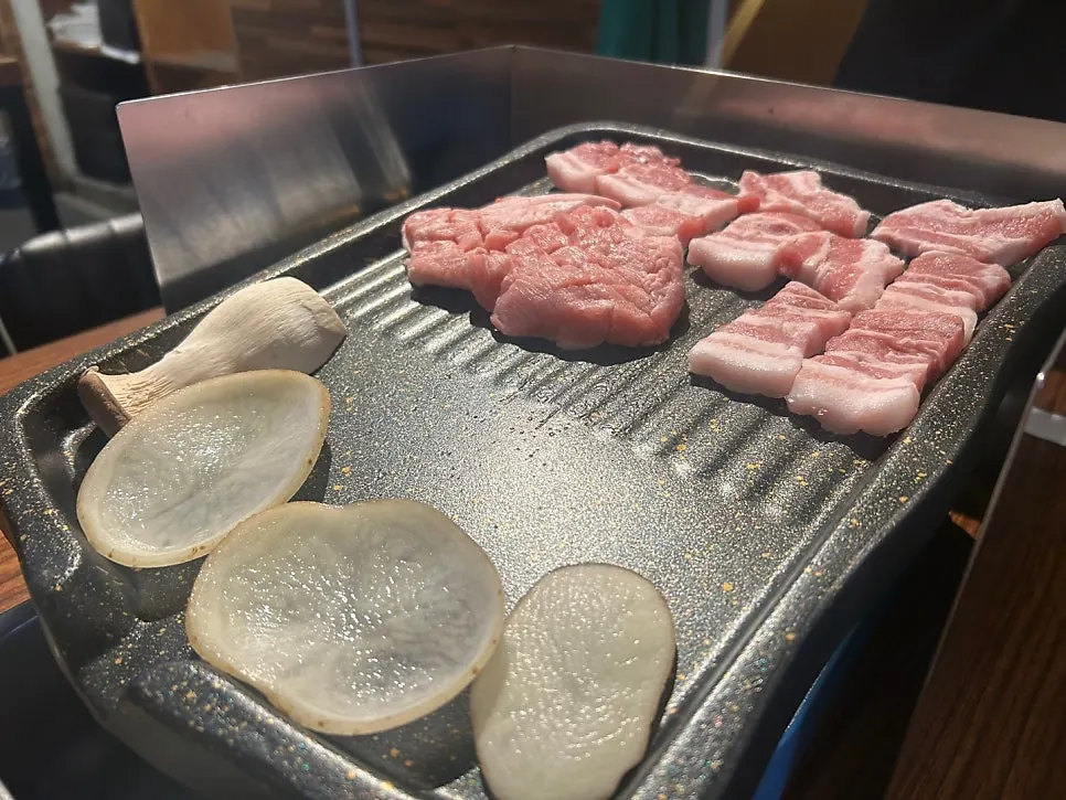 김치삼겹살 식사 마무리 볶음밥