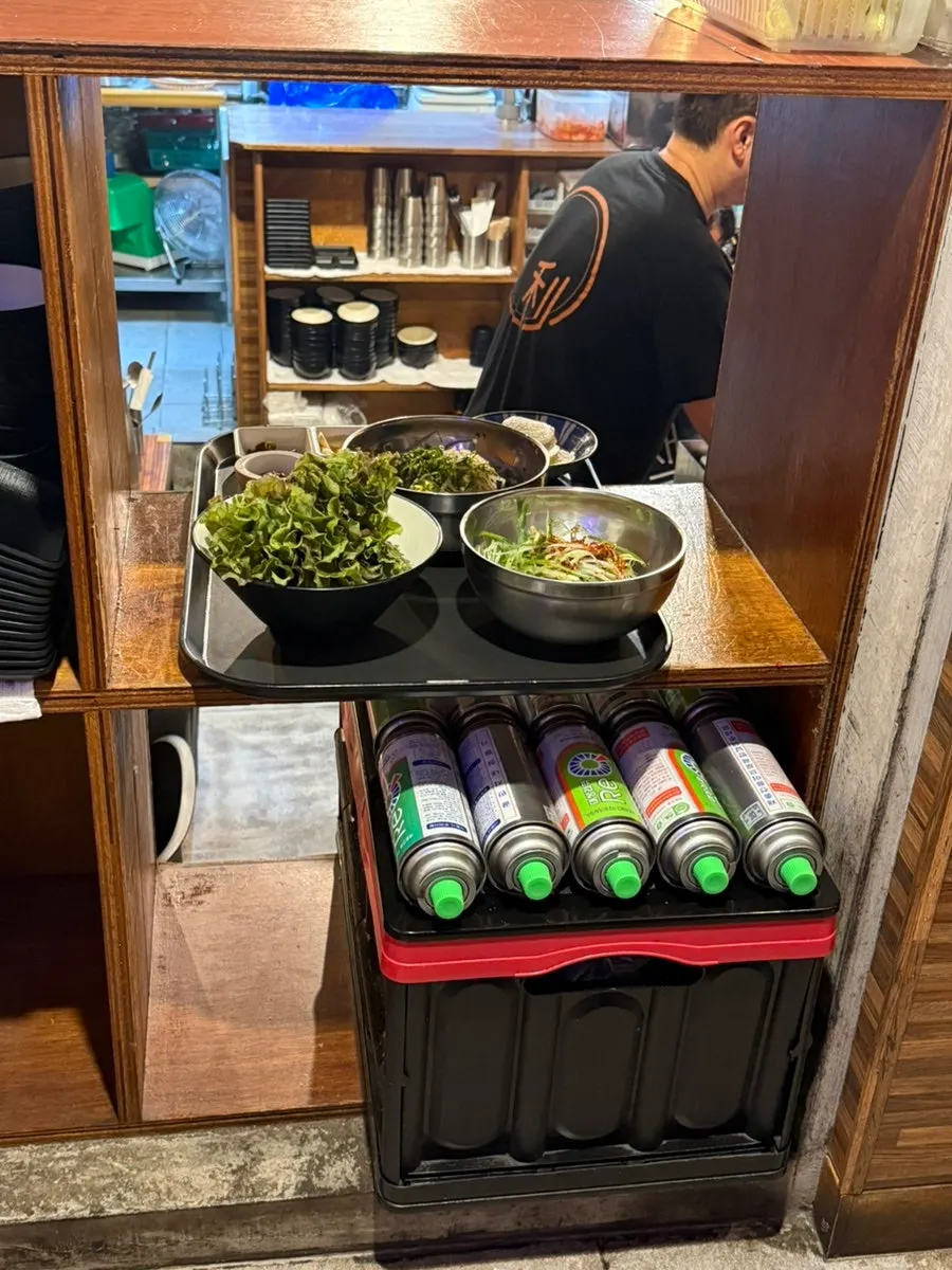 Two-story interior of Ijjok Kimchi Samgyeopsal