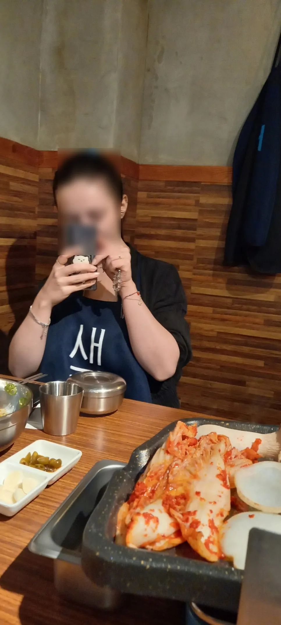 삼겹살과 항정살을 나눠 구운 불판