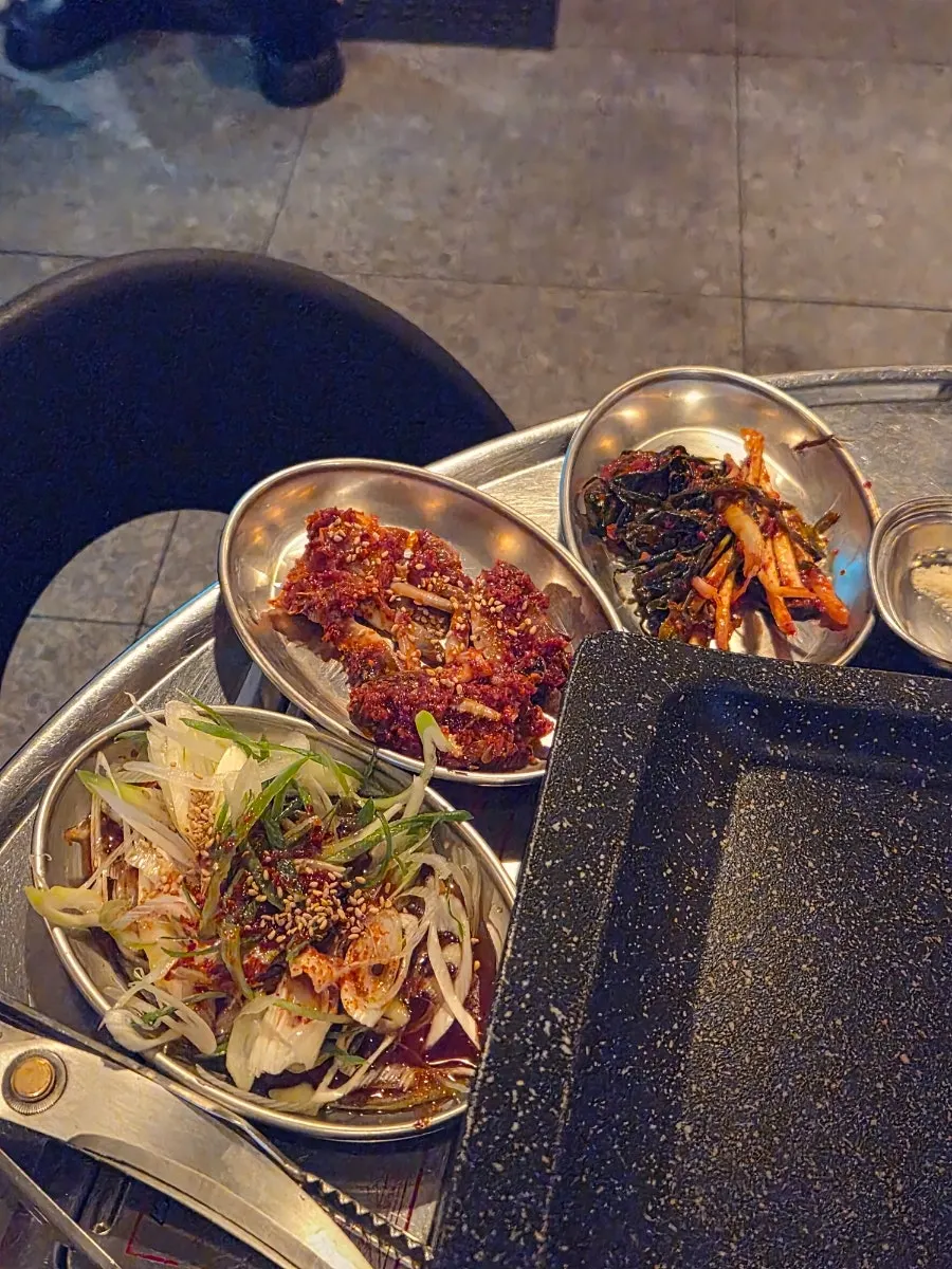 기본 찬으로 나온 양념게장
