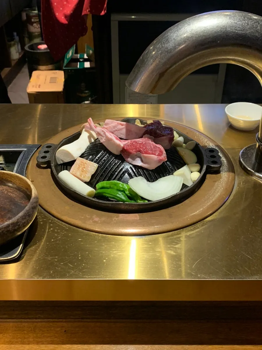 Visit to Gukjeyangsik, a lamb rib restaurant near Hapjeong Station