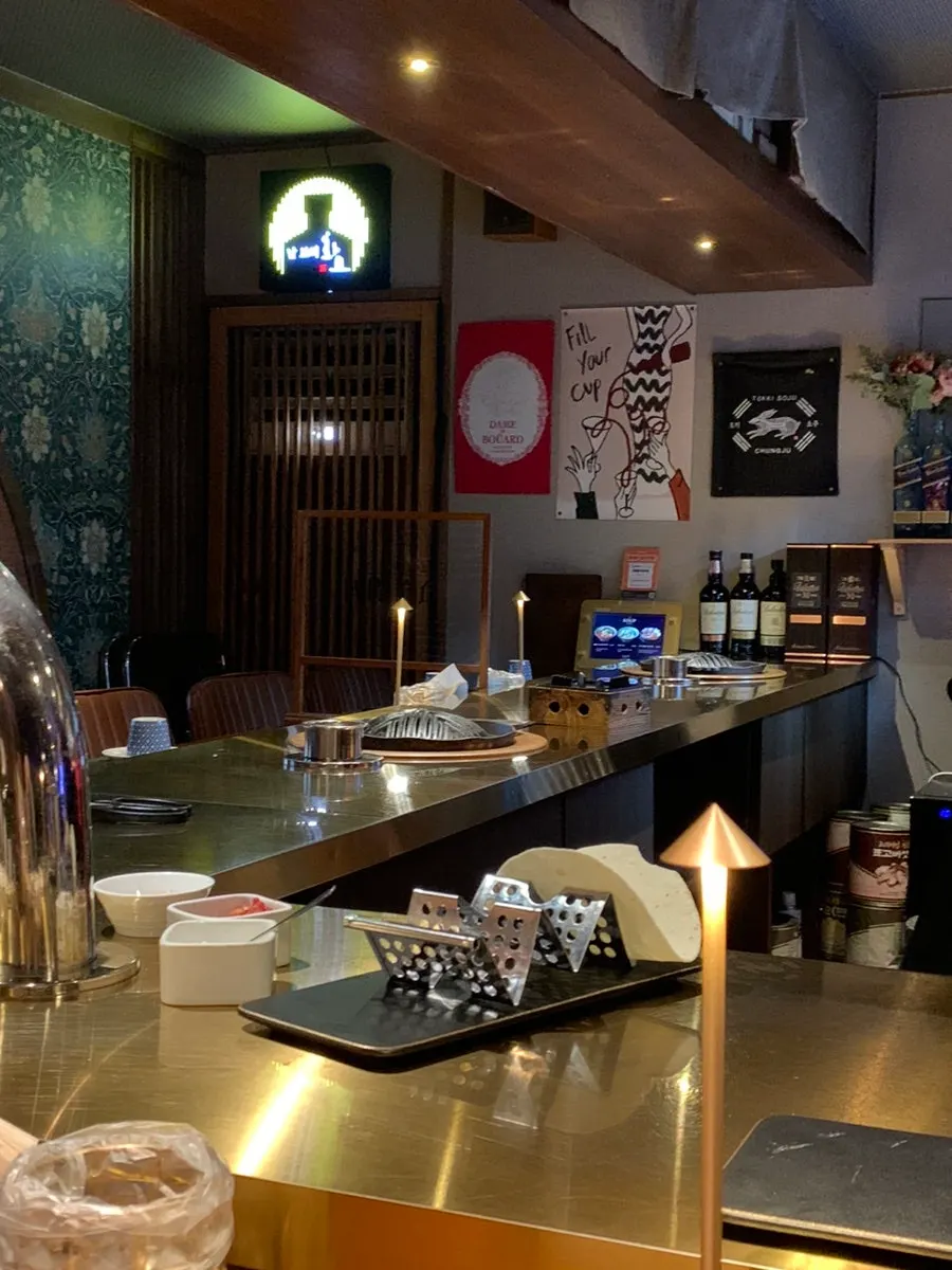Gukjeyangsik's separated room-style seating