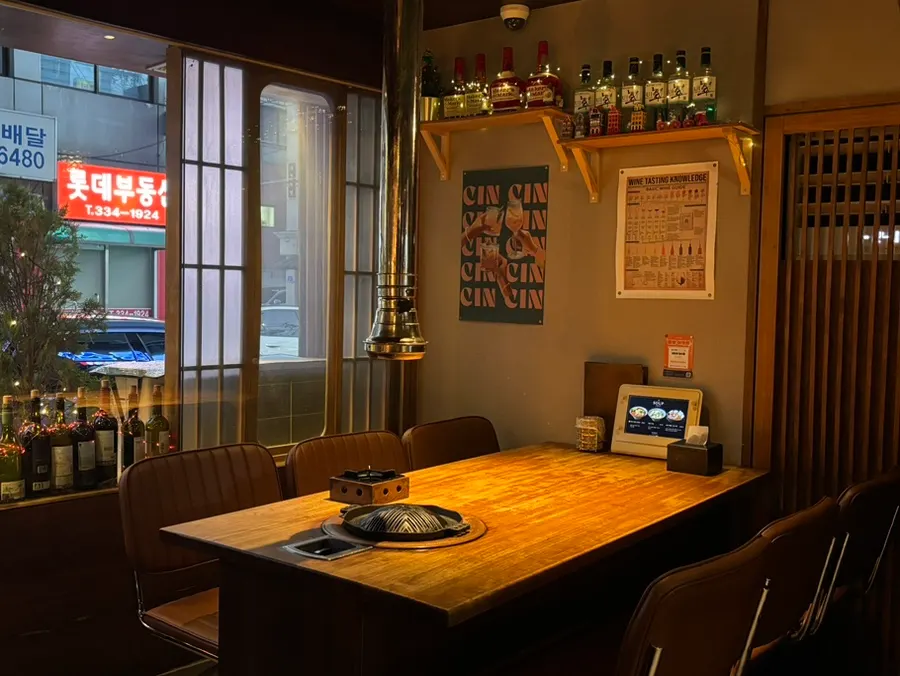 Group seating at Gukjeyangsik that fits up to 12 people