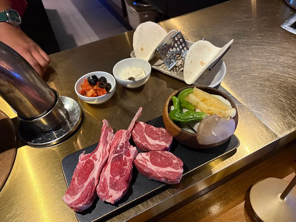 Signature charcoal set for two at Gukjeyangsik