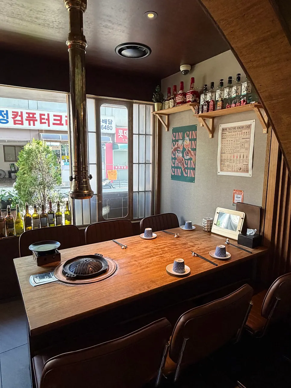 Cozy lighting inside Gukjeyangsik