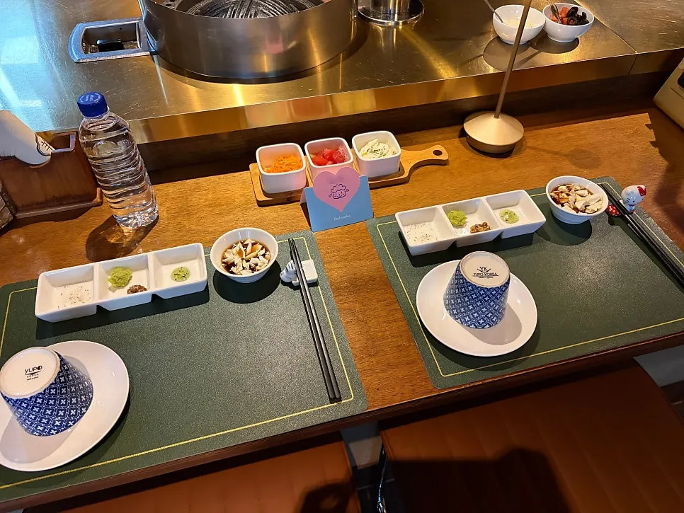 A table at Gukjeyangsik good for having a drink